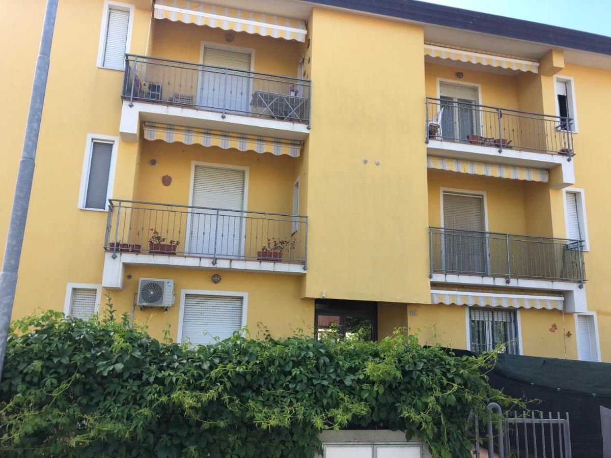 Via Padova Apartment Marcelli Exteriör bild